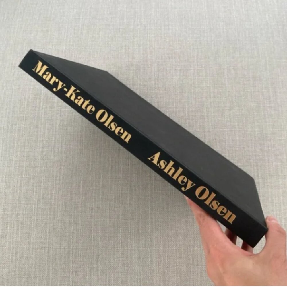 Mary-kate and Ashley Olsen INFLUENCE COFFEE TABLE BOOK.